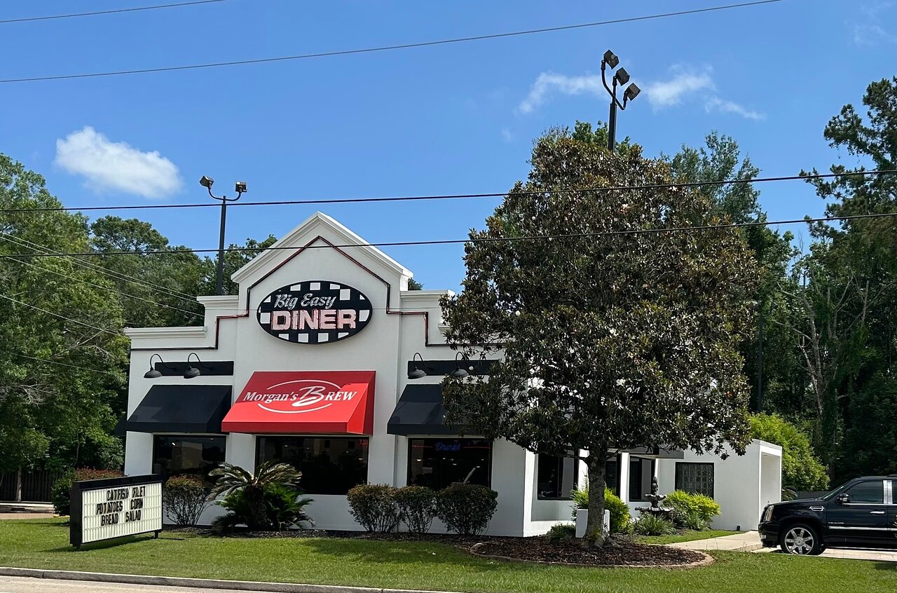 Big Easy Diner exterior on Gause Boulevard East in Slidell